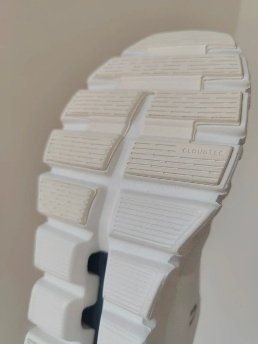 Women’s On Cloud 6 Sneakers White US 9 - Picture 6 of 8